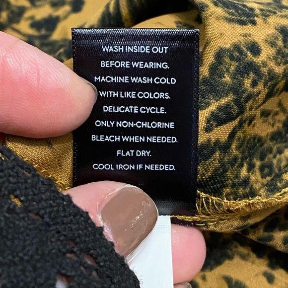 SIMPLY VERA WANG SLEEVELESS FLORAL PRINTED TOP XL - Picture 8 of 10